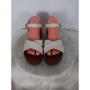 Universal Thread Women’s 9.5 Platform Sandals Faux Leather Wood Crossband Cream